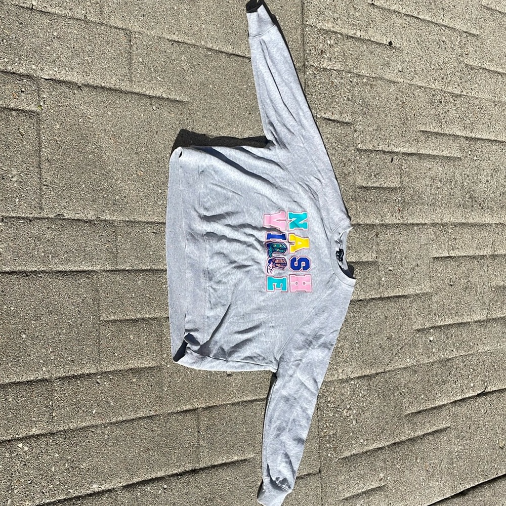 Originality size small crewneck